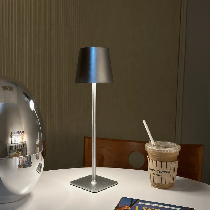 Lampe de table haute dimmable
