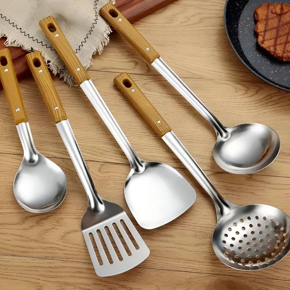 Ensemble d'ustensiles de cuisine inox et bois
