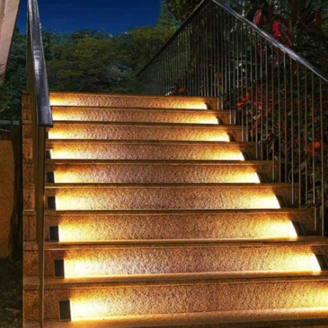 Lumière d'escalier solaire