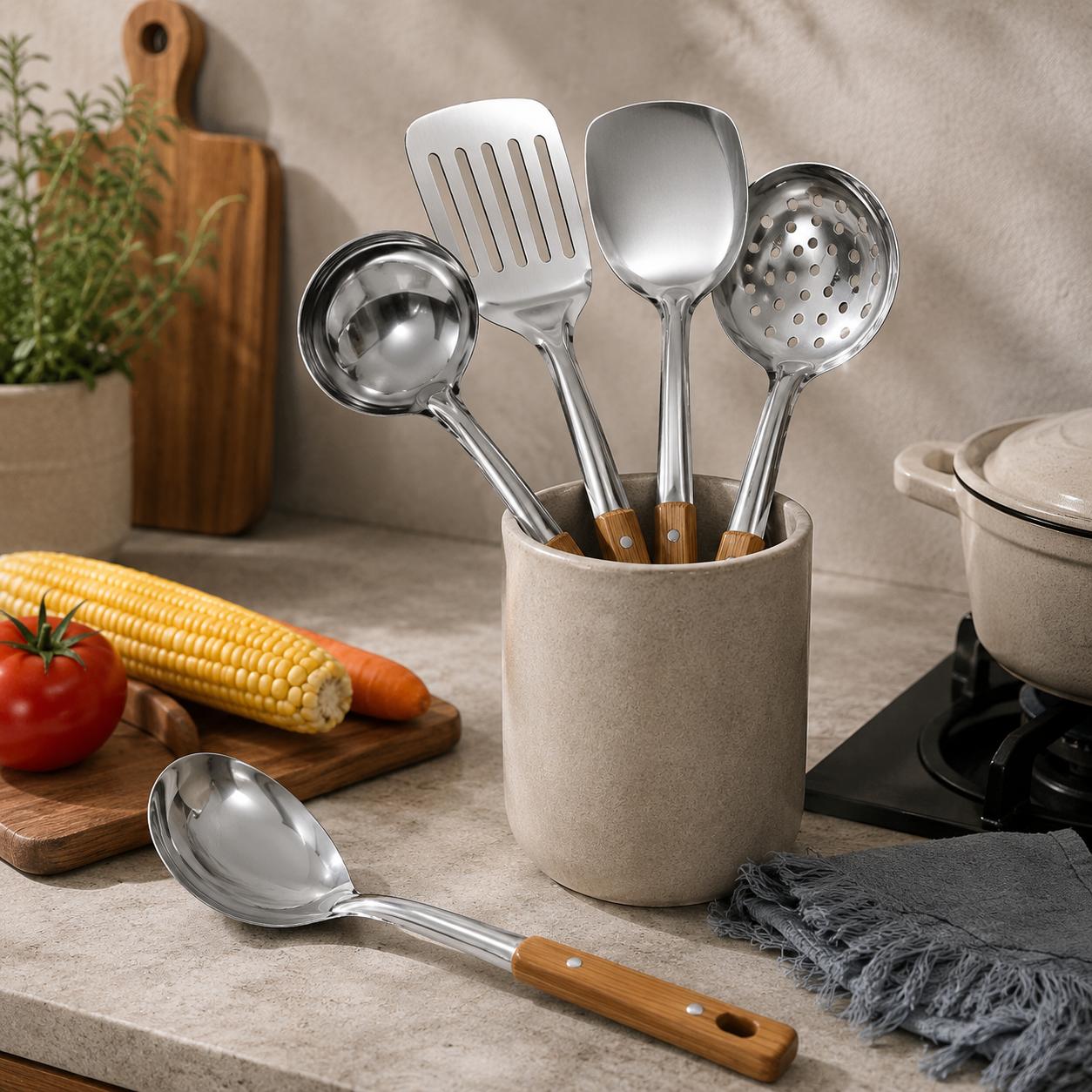 Ensemble d'ustensiles de cuisine inox et bois